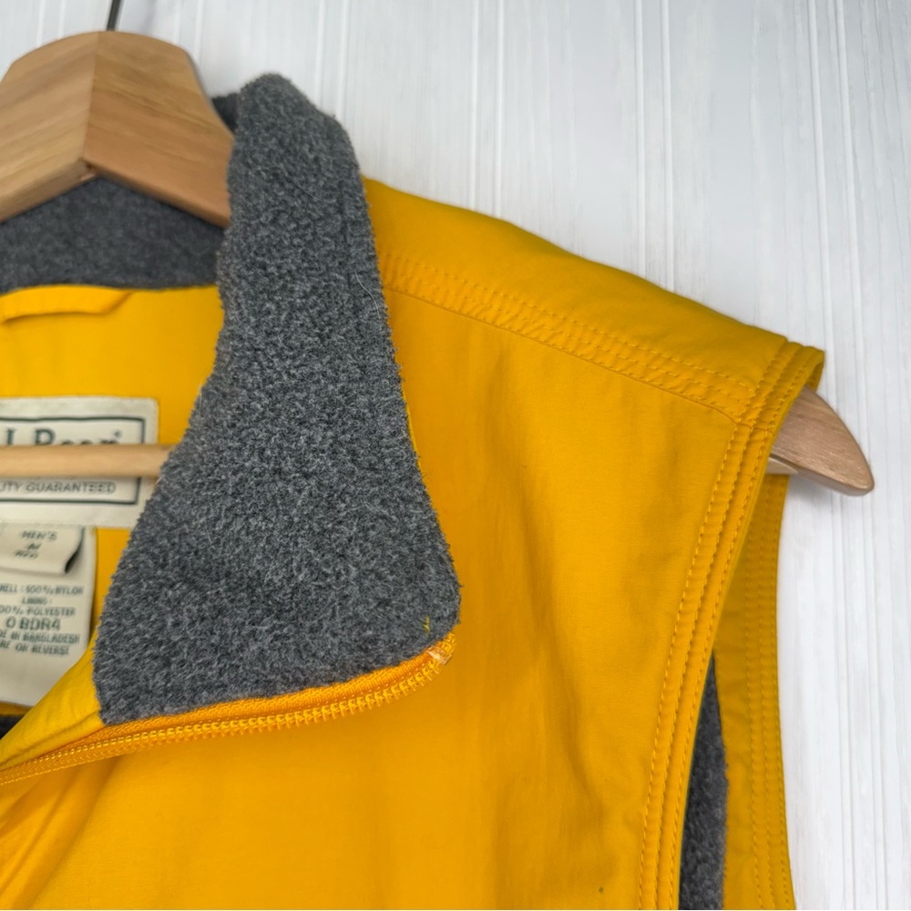L.L. Bean fleece lined zip up vest size M - Picture 3 of 12